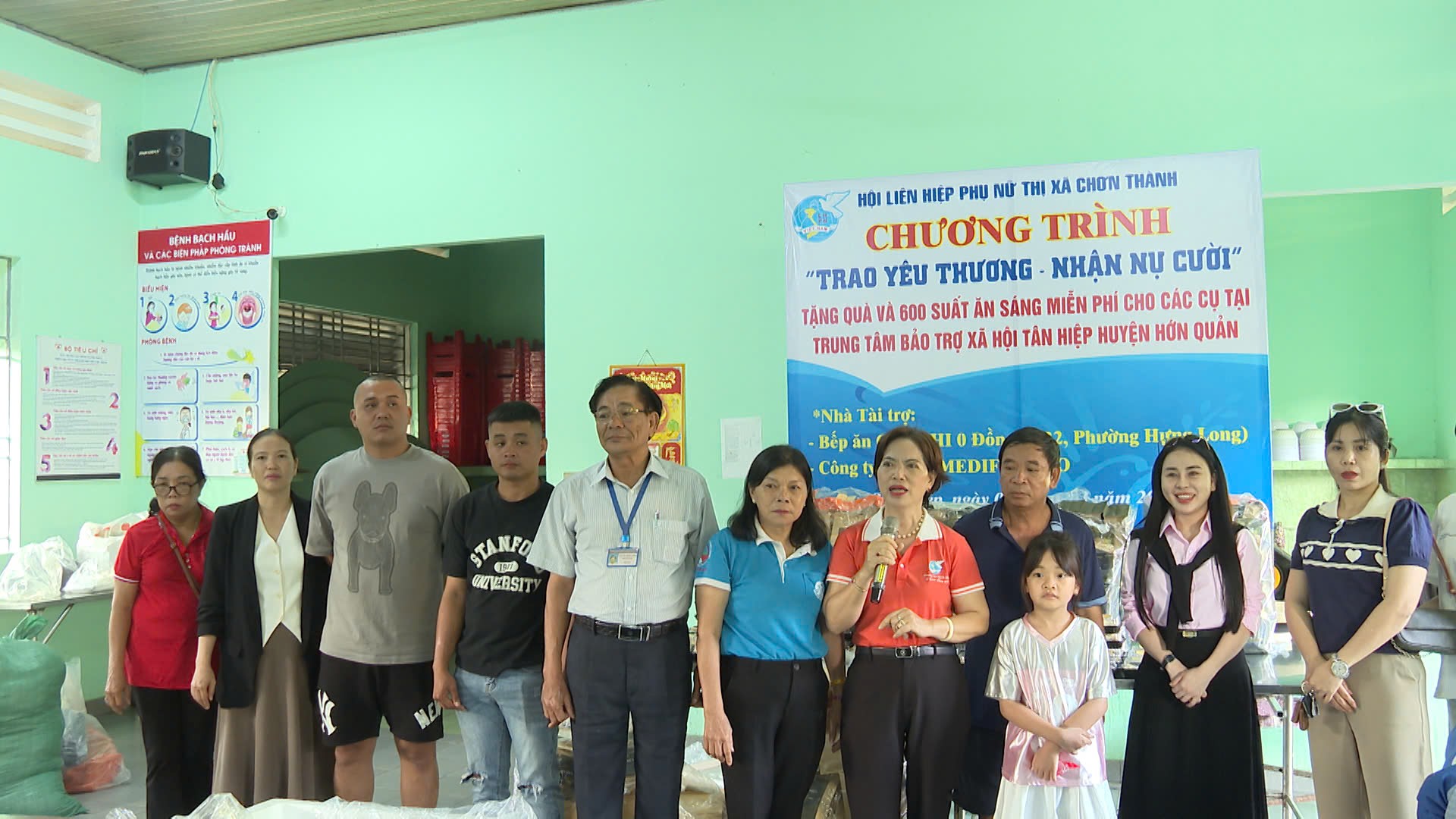 Chương trình “Trao yêu thương- Nhận nụ cười”