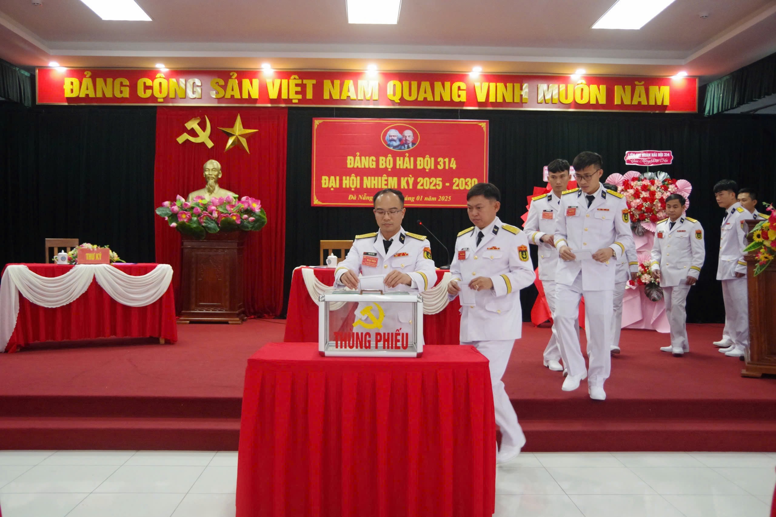 Nâng cao chất lượng huấn luyện để xây dựng đơn vị vững mạnh toàn diện, mẫu mực, tiêu biểu