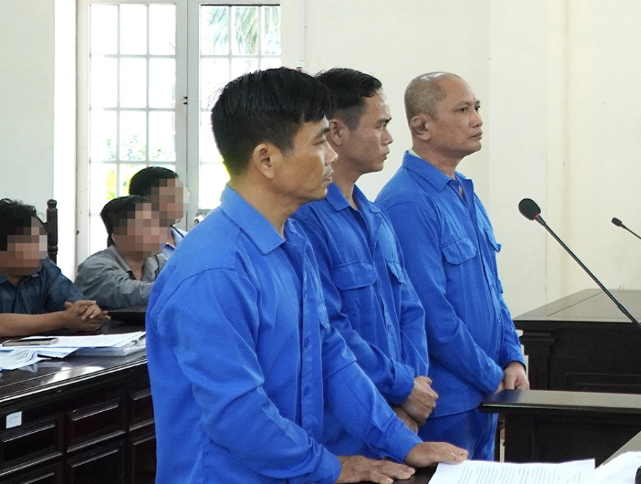 Tuyên án trùm sản xuất xăng giả cùng hai thuộc cấp- Ảnh 1.