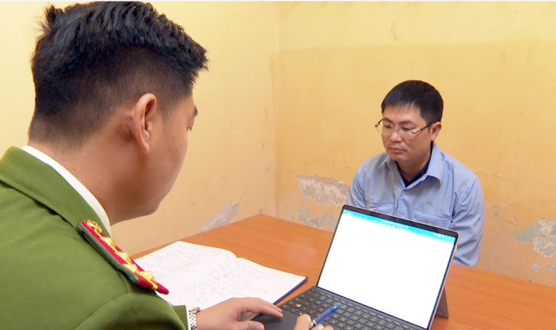 Nhóm cán bộ trật tự đô thị ở Hoàng Mai ăn chia tiền hối lộ thế nào?- Ảnh 1. Nhóm cán bộ trật tự đô thị ở Hoàng Mai ăn chia tiền hối lộ thế nào?- Ảnh 1.