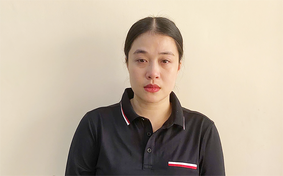 Khởi tố nữ tài xế xe Mercedes tông loạt xe máy ở TP.HCM- Ảnh 1. Khởi tố nữ tài xế xe Mercedes tông loạt xe máy ở TP.HCM- Ảnh 1.