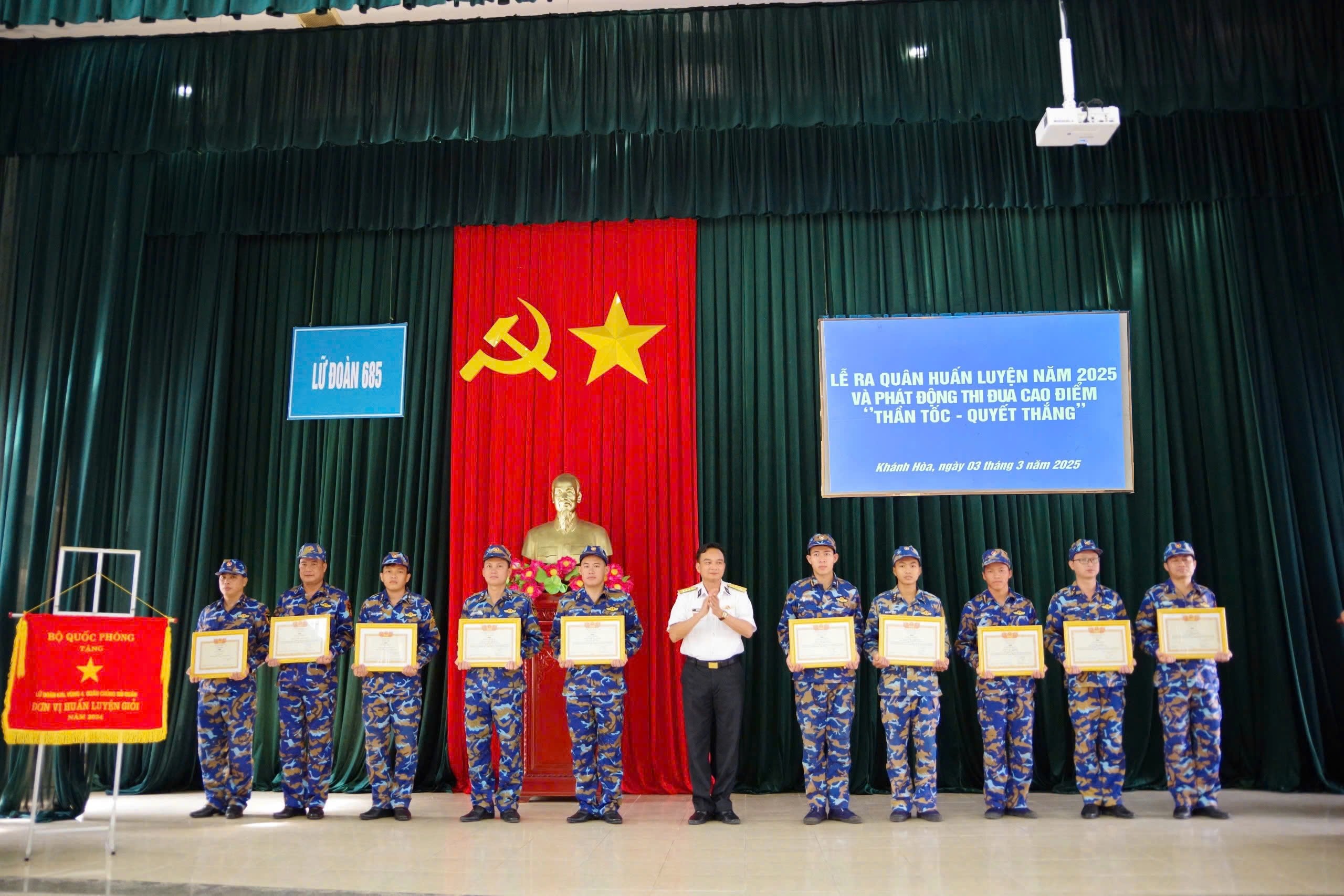 Lữ đoàn 685 tổ chức lễ ra quân huấn luyện năm 2025