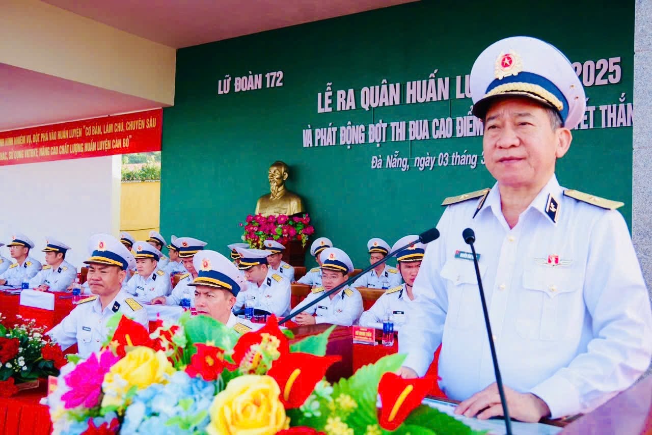Lữ đoàn 172: Ra quân huấn luyện năm 2025 và phát động đợt thi đua cao điểm “Thần tốc – Quyết thắng”