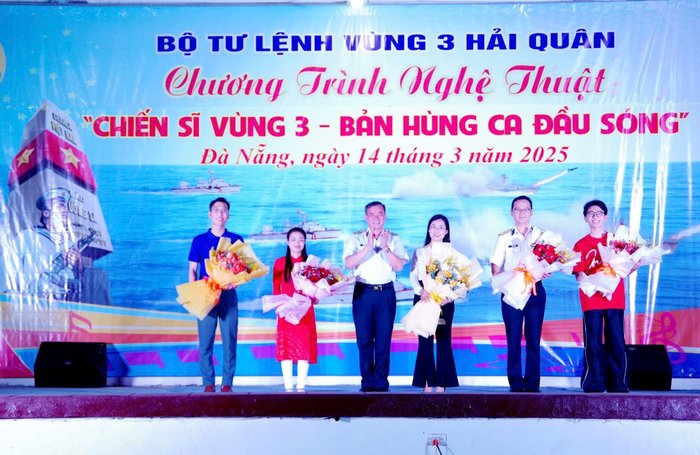 Sôi nổi Chương trình nghệ thuật “Chiến sĩ Vùng 3 – Bản hùng ca đầu sóng”