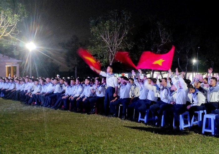 Sôi nổi Chương trình nghệ thuật “Chiến sĩ Vùng 3 – Bản hùng ca đầu sóng”