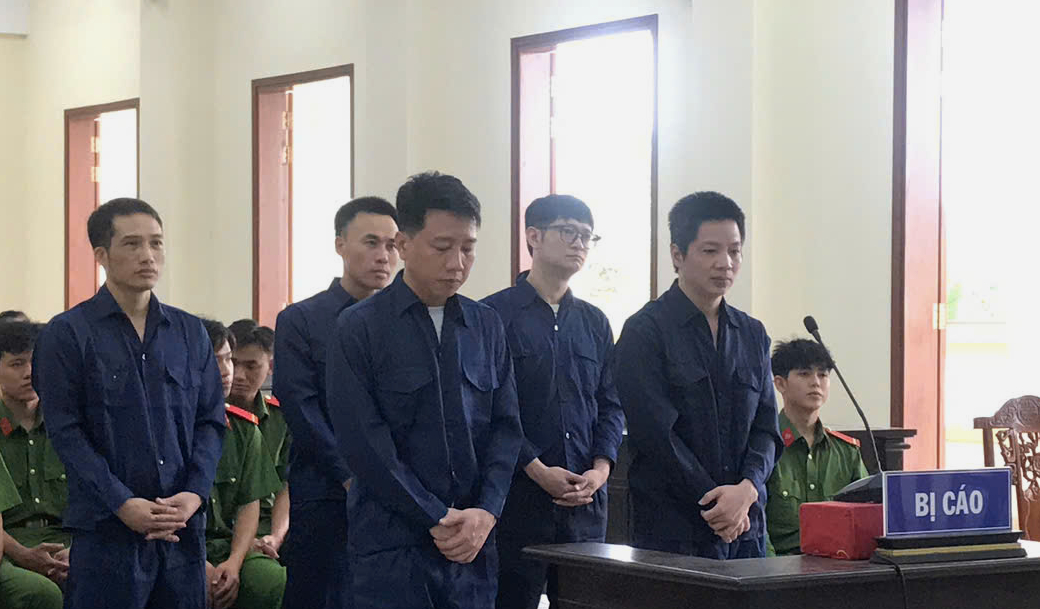 Tuyên án nhóm đăng kiểm viên đường thủy nhận hối lộ- Ảnh 1. Tuyên án nhóm đăng kiểm viên đường thủy nhận hối lộ- Ảnh 1.