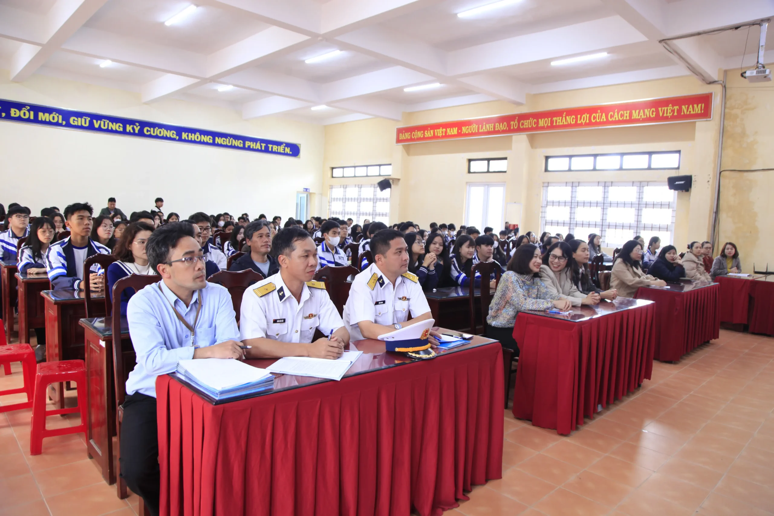 Vùng 4 Hải quân hoàn thành nội dung tuyên truyền biển đảo, thu hút nguồn lực tại Lâm Đồng