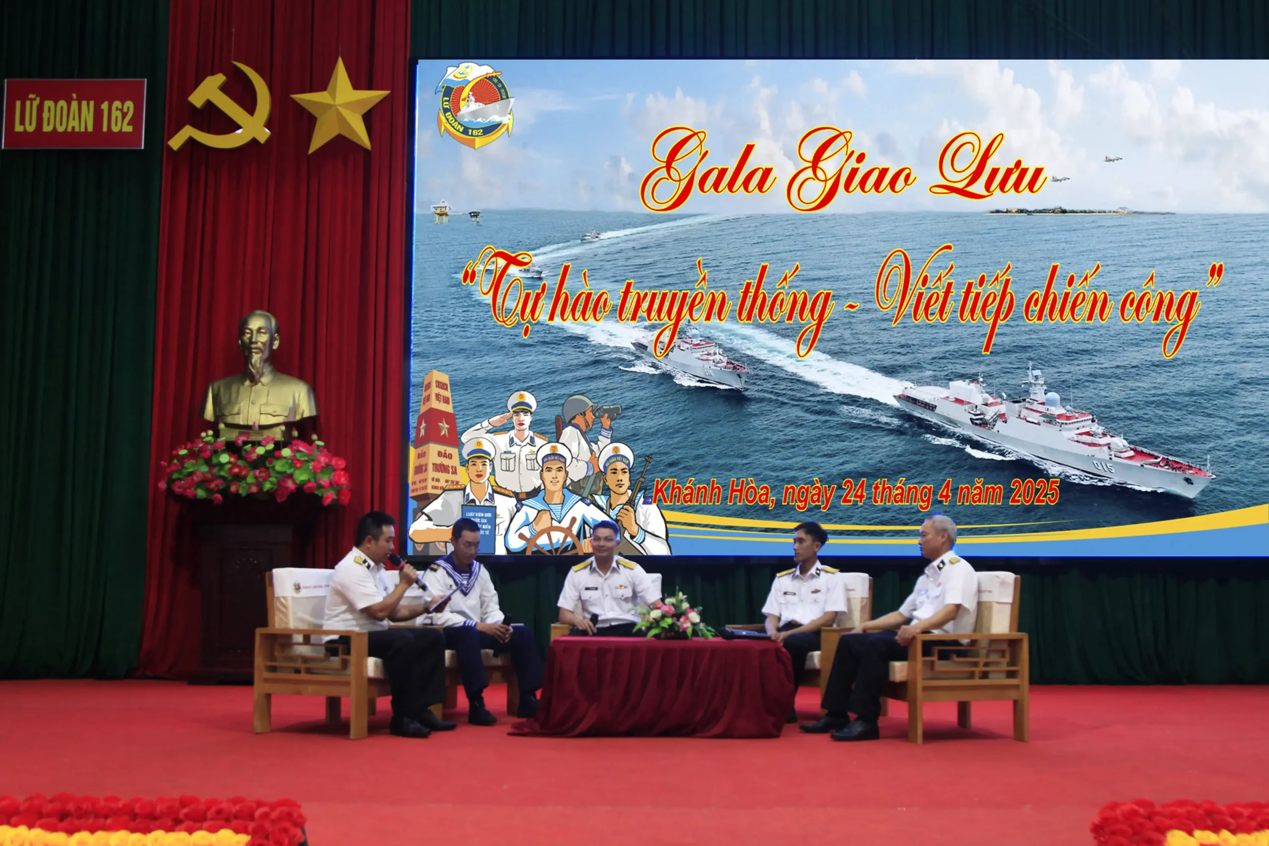 Ấn tượng sâu sắc đêm gala giao lưu “Tự hào truyền thống, viết tiếp chiến công” ở Lữ đoàn 162, Vùng 4 Hải quân.