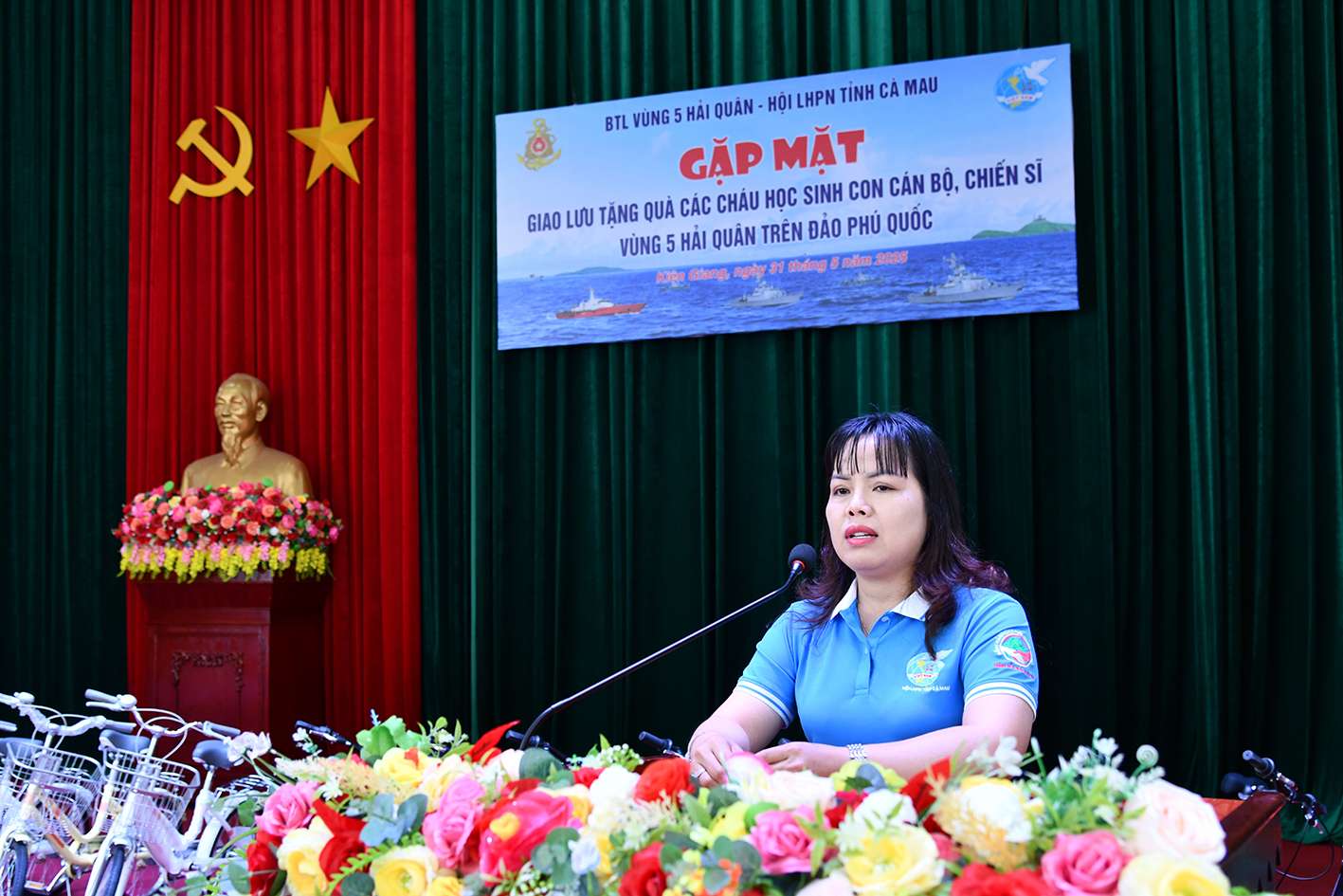 Hội Liên hiệp phụ nữ tỉnh Cà Mau mang yêu thương đến đảo xa