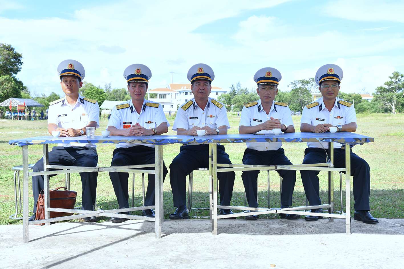 Chiến sĩ mới Bộ Tư lệnh Vùng 5 Hải quân thực hành “3 tiếng nổ”