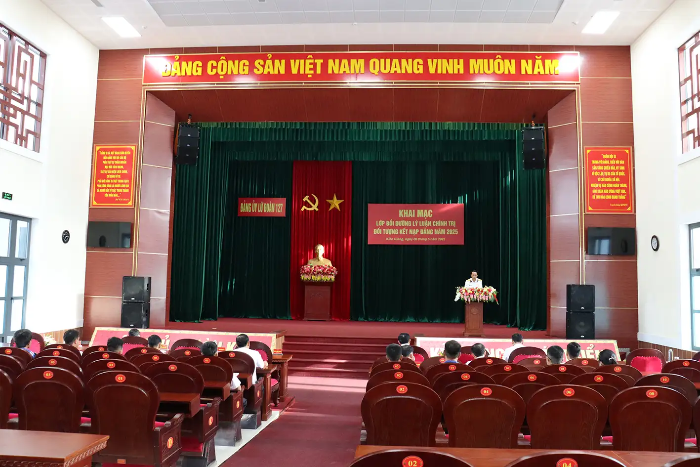 Lữ đoàn 127 bồi dưỡng lý luận chính trị đối tượng kết nạp Đảng năm 2025