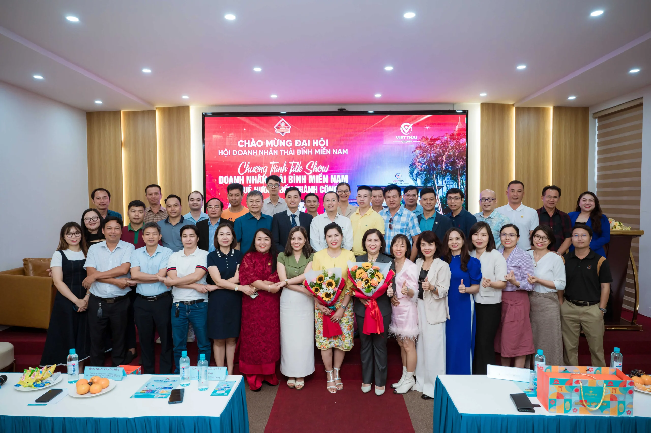 Talkshow “Doanh nhân Thái Bình miền Nam – Từ quê hương đến thành công” diễn ra thành công rực rỡ tại trụ sở Việt Thái Group