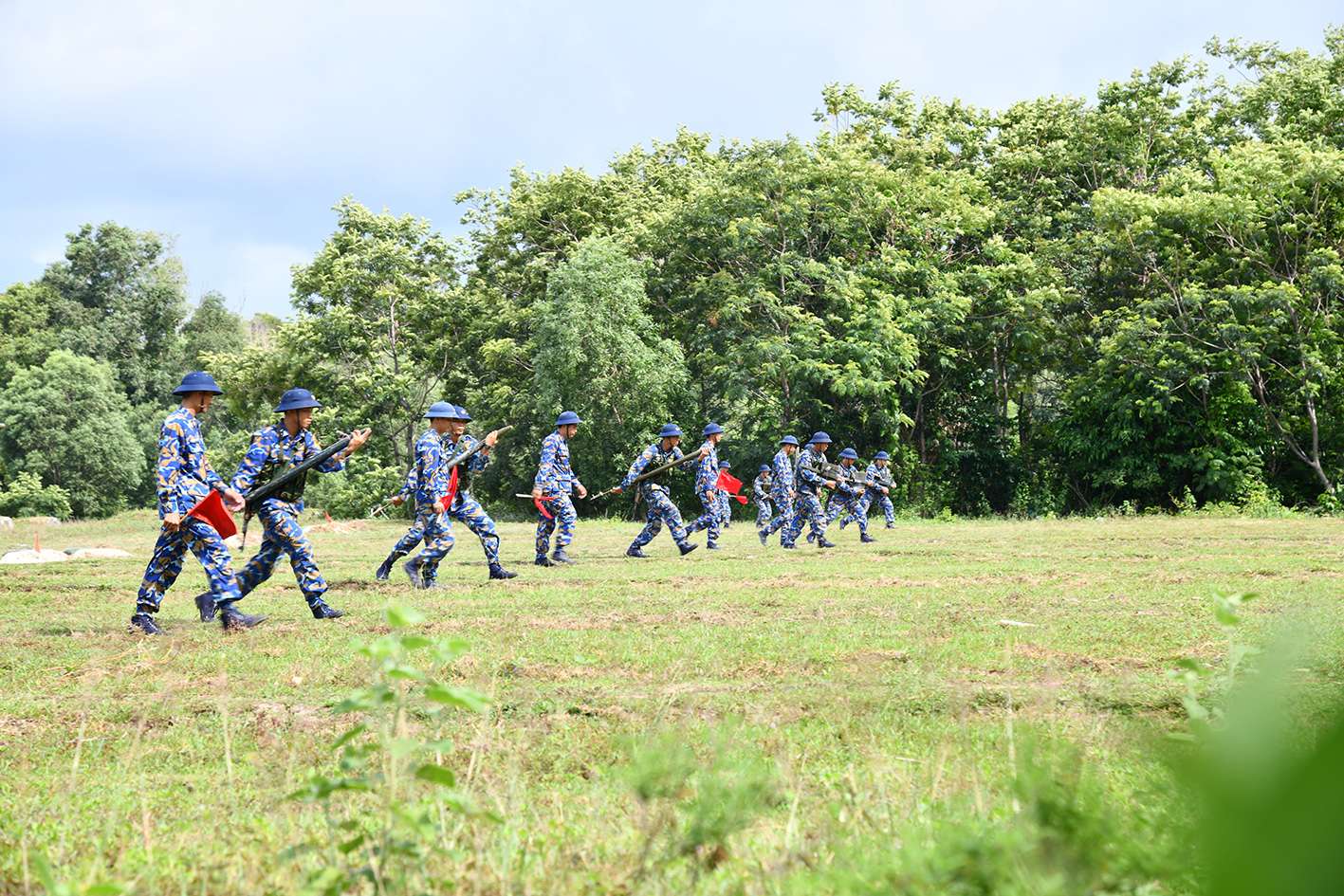 Chiến sĩ mới Bộ Tư lệnh Vùng 5 Hải quân thực hành “3 tiếng nổ”
