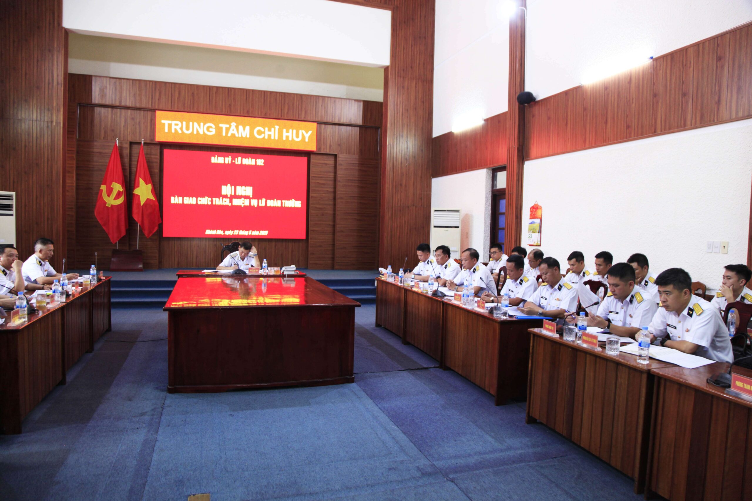 Tư lệnh Vùng 4 Hải quân dự, chủ trì bàn giao chức trách, nhiệm vụ Lữ đoàn trưởng Lữ đoàn 162