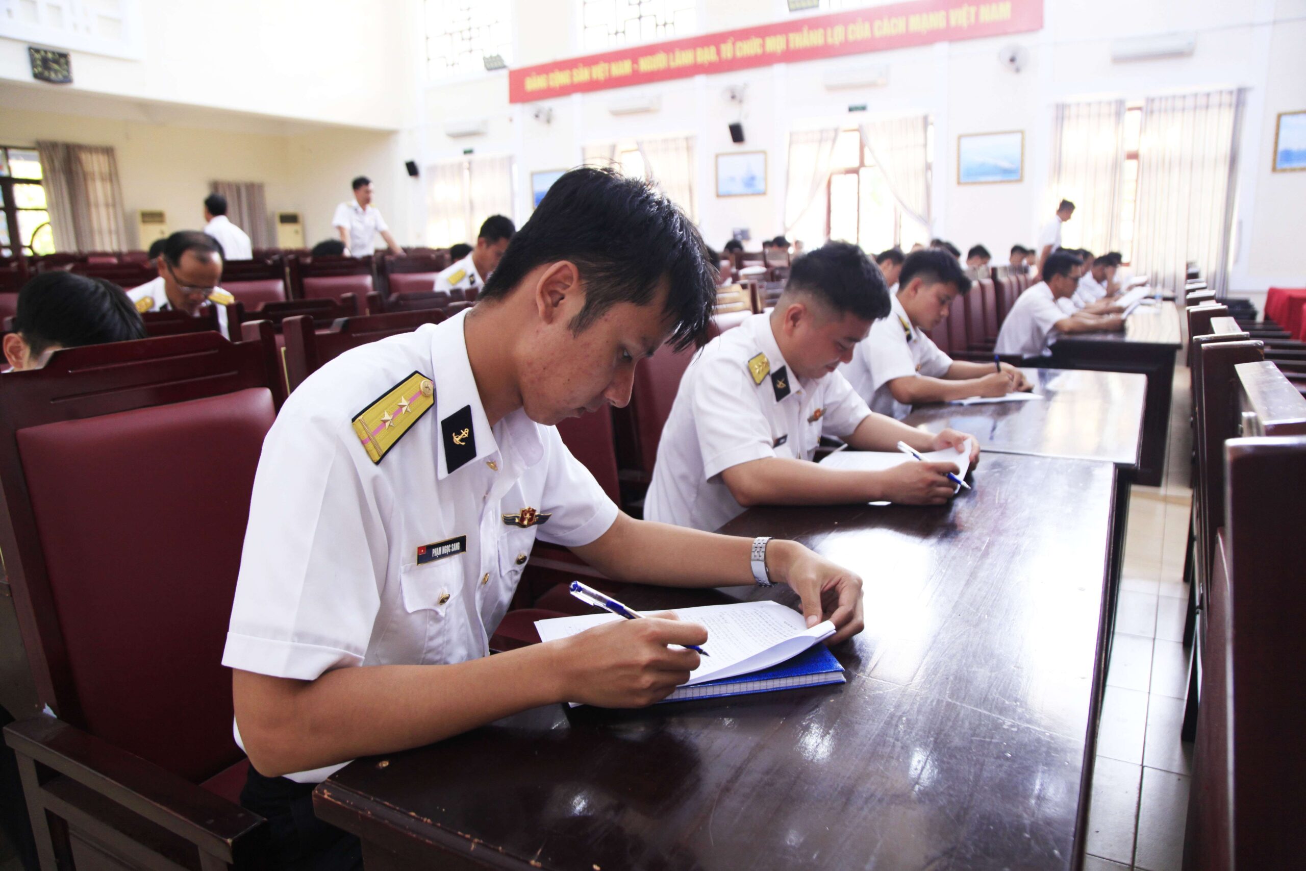 Các đơn vị Hải quân khu vực Khánh Hoà hoàn thành nội dung tập huấn ngành xăng dầu.