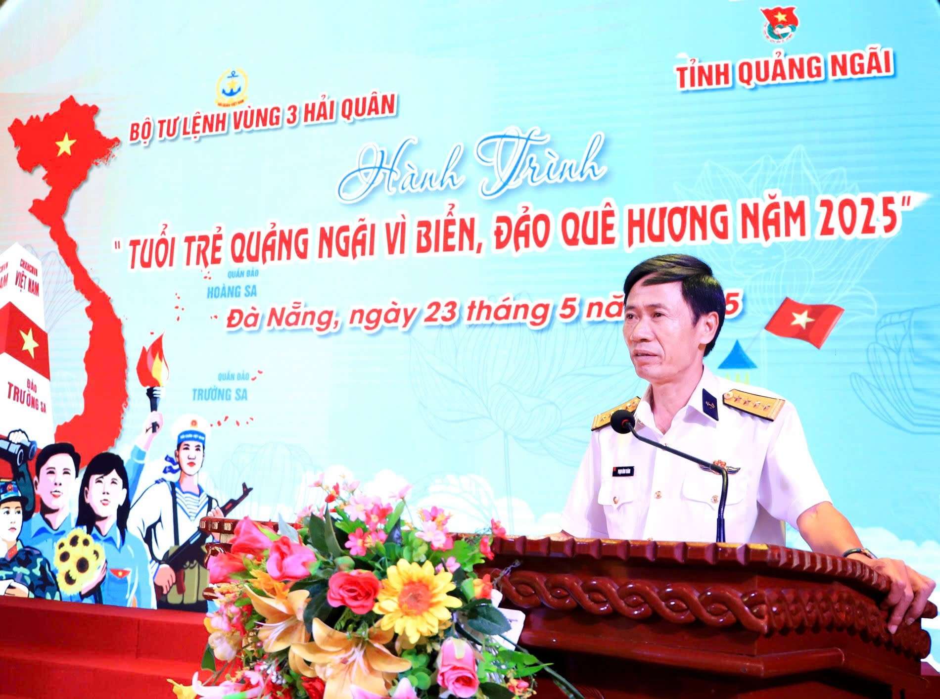 Chương trình “Tuổi trẻ Quảng Ngãi vì biển, đảo quê hương” tại Vùng 3 Hải quân