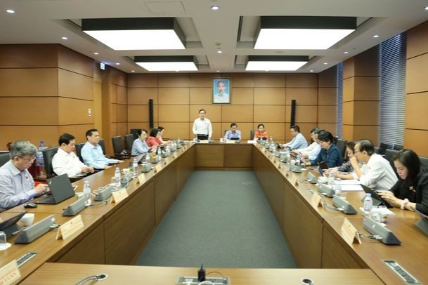 Toàn cảnh phiên họp tại Tổ 2. (Ảnh: VGP).