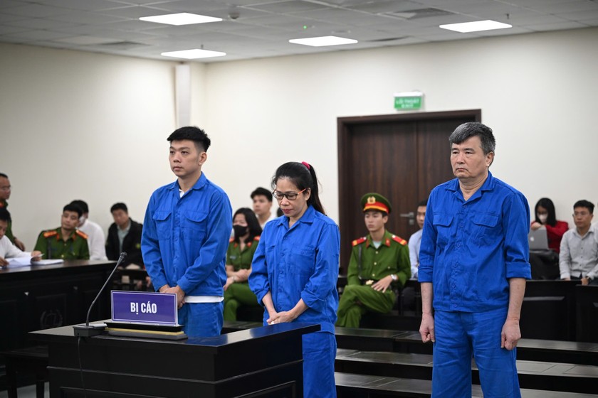 Các bị cáo tại tòa.