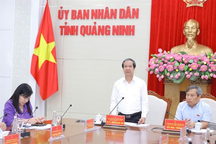 z4-7006 Bộ trưởng Nguyễn Kim Sơn phát biểu tại buổi làm việc (Ảnh: Bộ GD&ĐT)