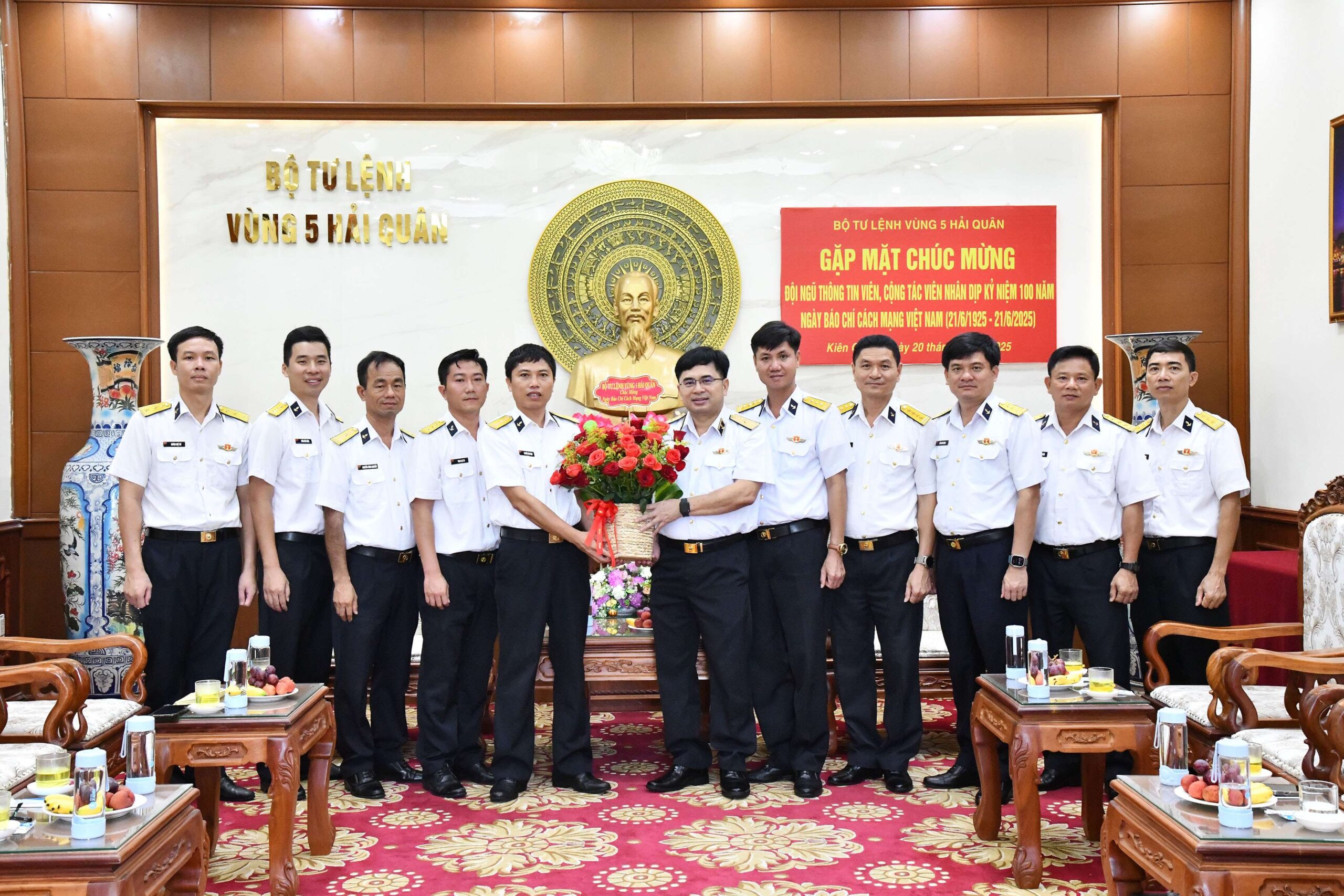 Bộ Tư lệnh Vùng 5 Hải quân gặp mặt thông tin viên, cộng tác viên nhân kỷ niệm 100 năm Ngày Báo chí cách mạng Việt Nam