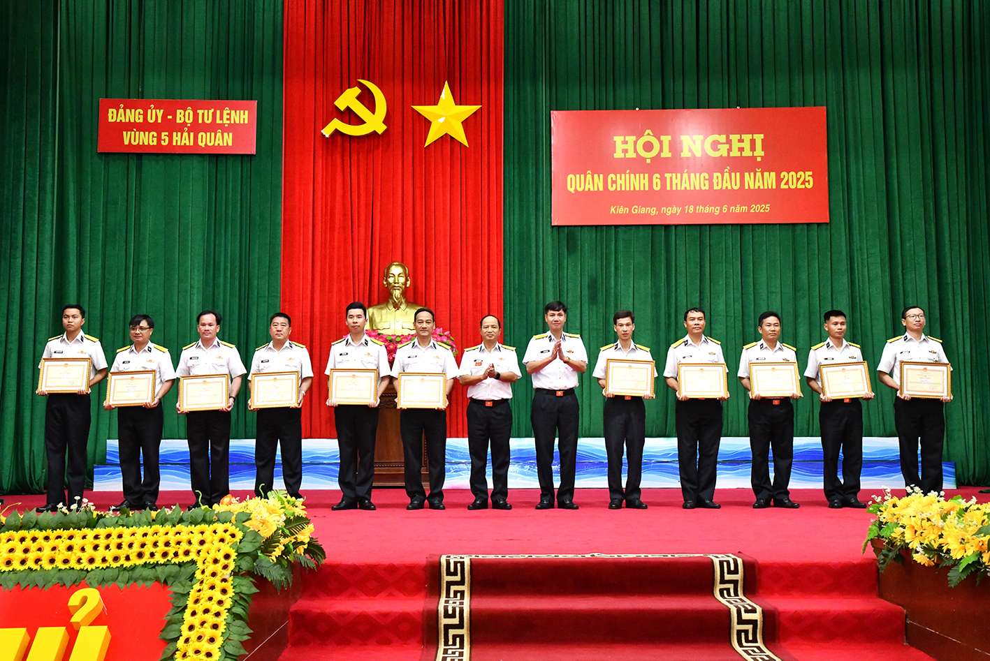 Vùng 5 Hải quân: Hội nghị quân chính 6 tháng đầu năm 2025