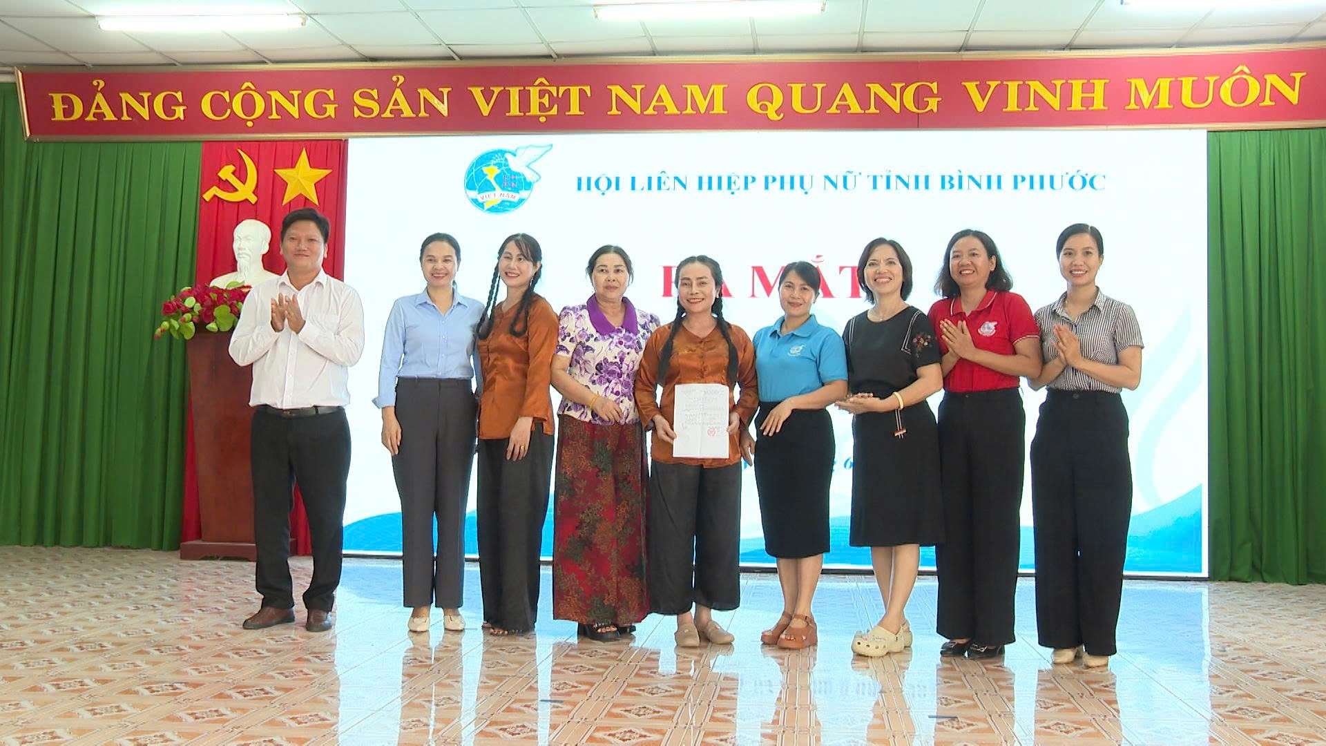 Bình Phước: Tuyên truyền nâng cao kiến thức về “Vun đắp, giữ gìn giá trị tốt đẹp của gia đình Việt Nam” và ra mắt mô hình “Dịch vụ gia đình”