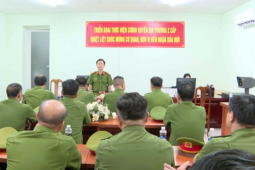 Lực lượng công an xác định quá trình bàn giao, cấp mới con dấu phải bảo đảm an toàn tuyệt đối, bảo mật thông tin, đúng quy trình, đúng đối tượng và tiến độ thời gian quy định. (Ảnh trong bài: Duy Khương)