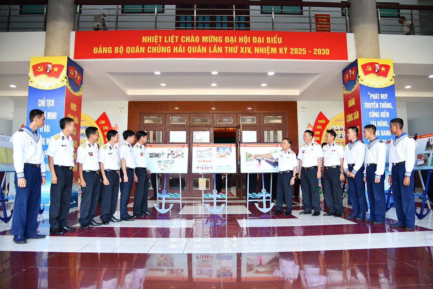 Vùng 5 Hải quân trưng bày ảnh “Tự hào người chiến sĩ Hải quân”