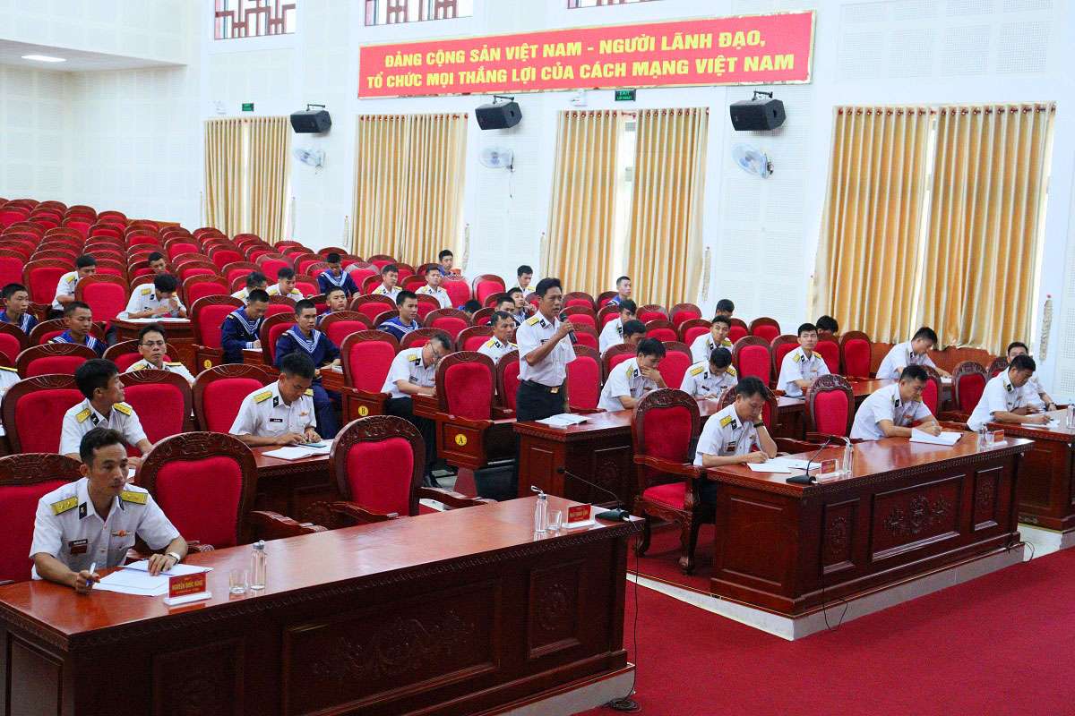 Lữ đoàn 175 tổ chức đối thoại dân chủ tháng 7 năm 2025