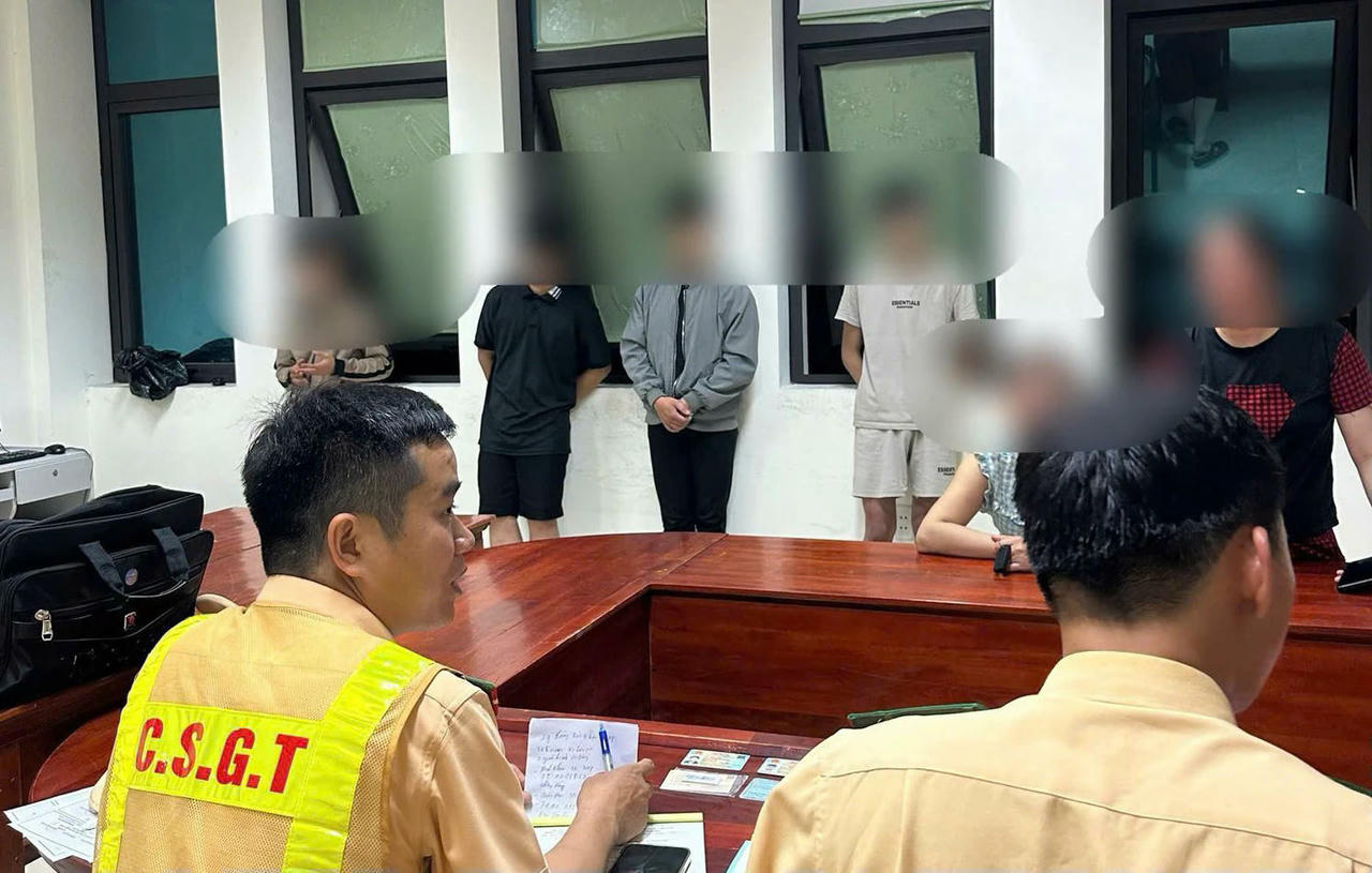 Nhóm thanh thiếu niên vi phạm hàng loạt lỗi giao thông ở Quảng Trị bị xử phạt 51 triệu đồng