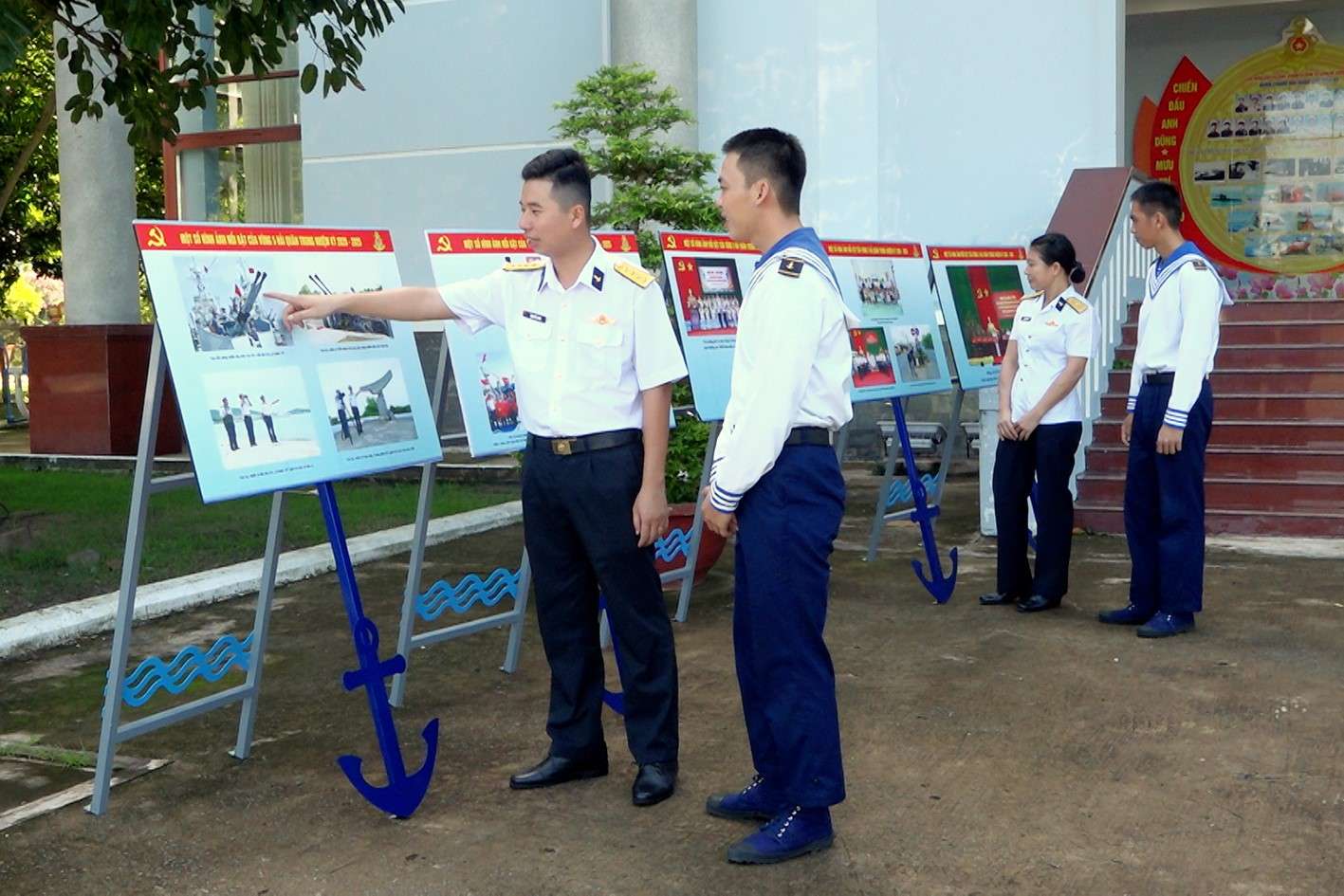 Vùng 5 Hải quân trưng bày ảnh “Tự hào người chiến sĩ Hải quân”