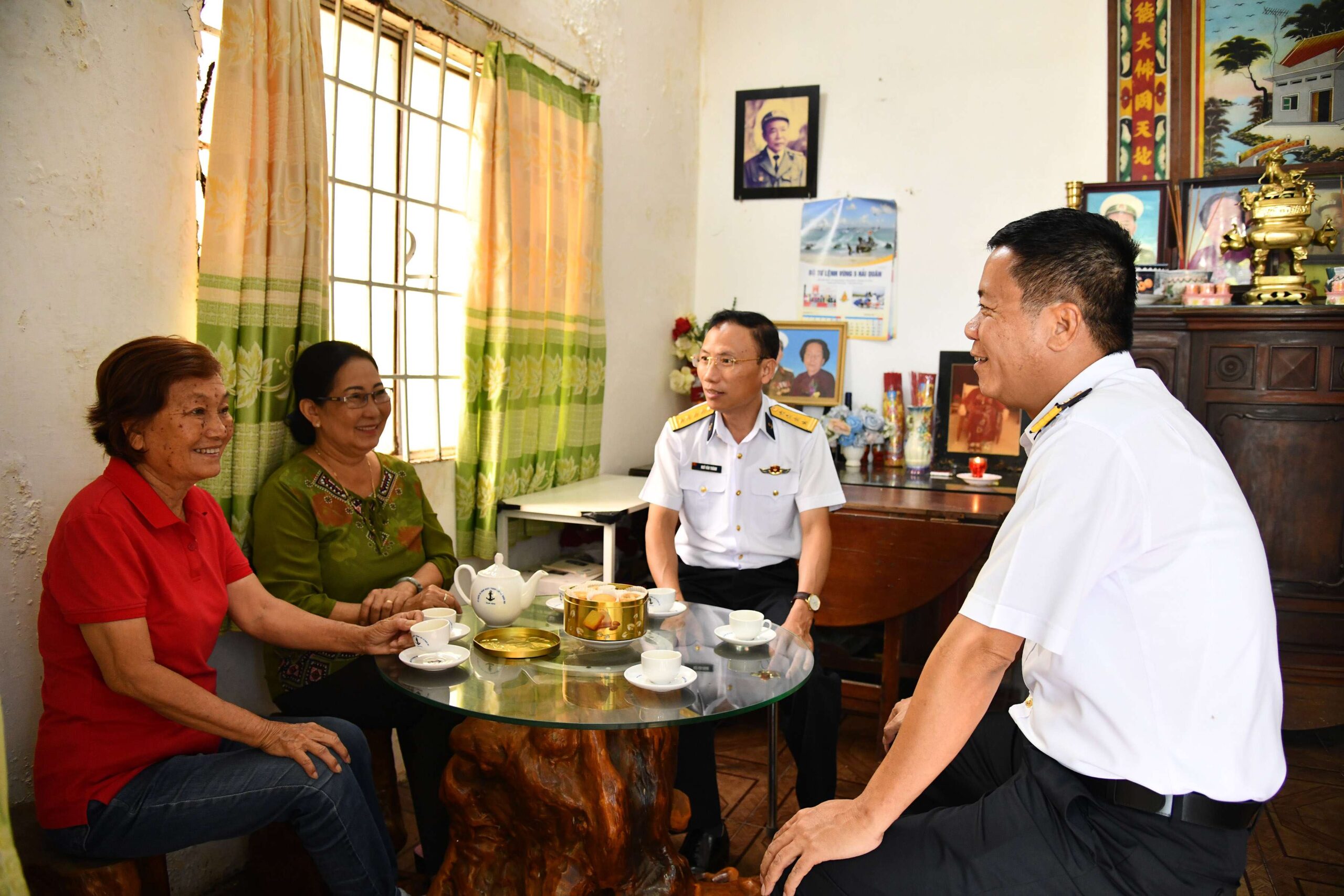 Bộ Tư lệnh Vùng 5 Hải quân tri ân người có công và gia đình chính sách