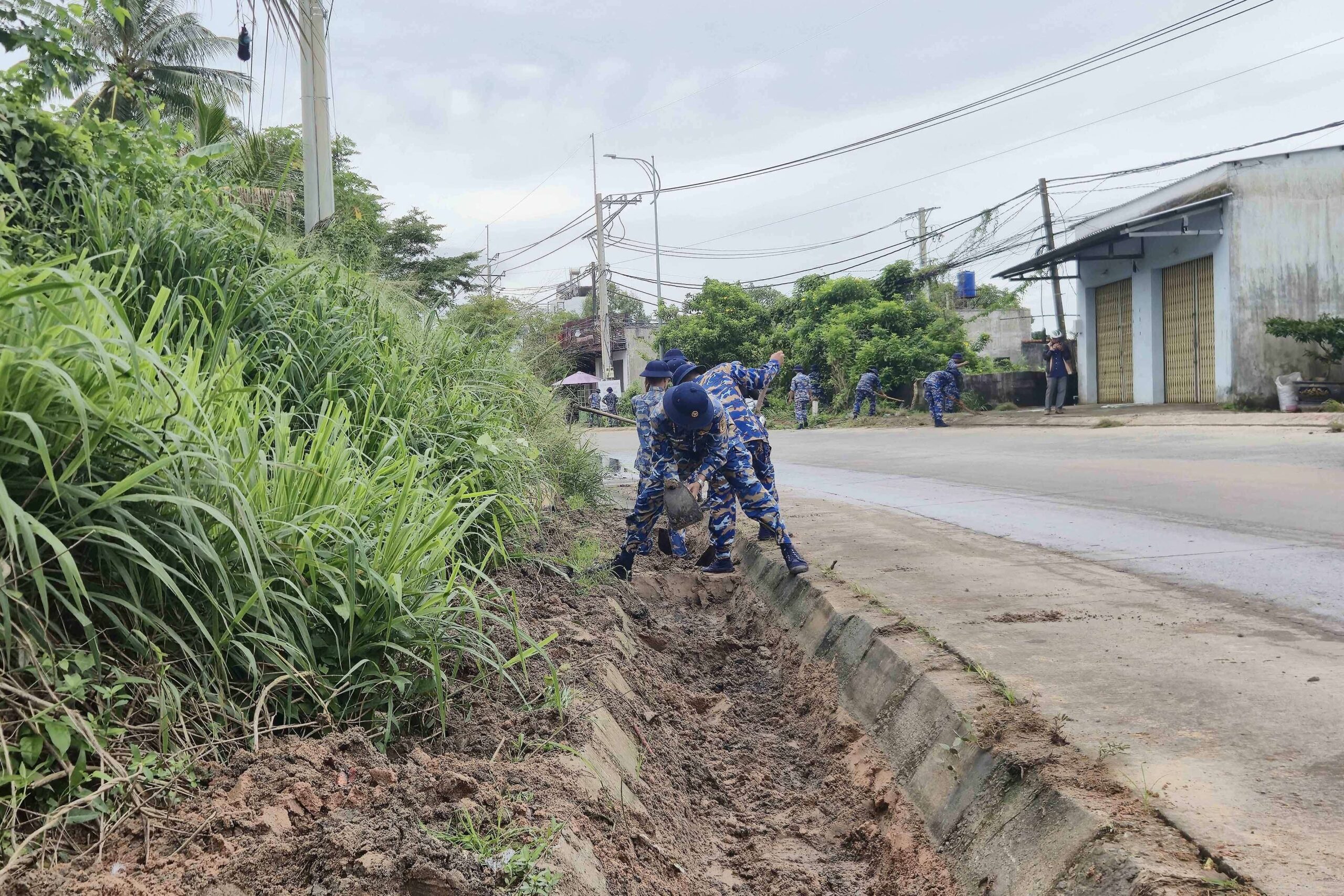 Đậm sâu nghĩa tình quân dân nơi đảo ngọc