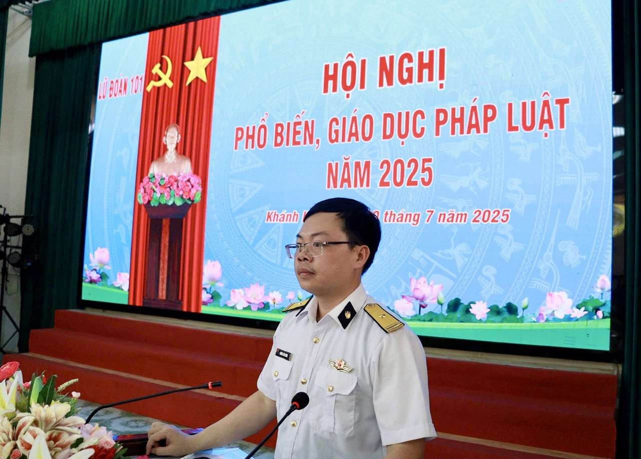 Lữ đoàn 101 phối hợp phổ biến, giáo dục pháp luật năm 2025