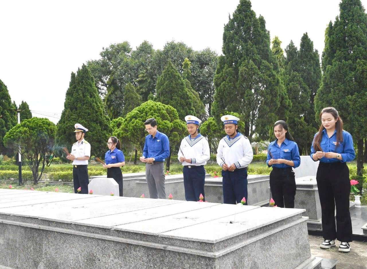 Vùng 3 Hải quân tổ chức nhiều hoạt động tri ân Ngày thương binh, liệt sĩ 27/7