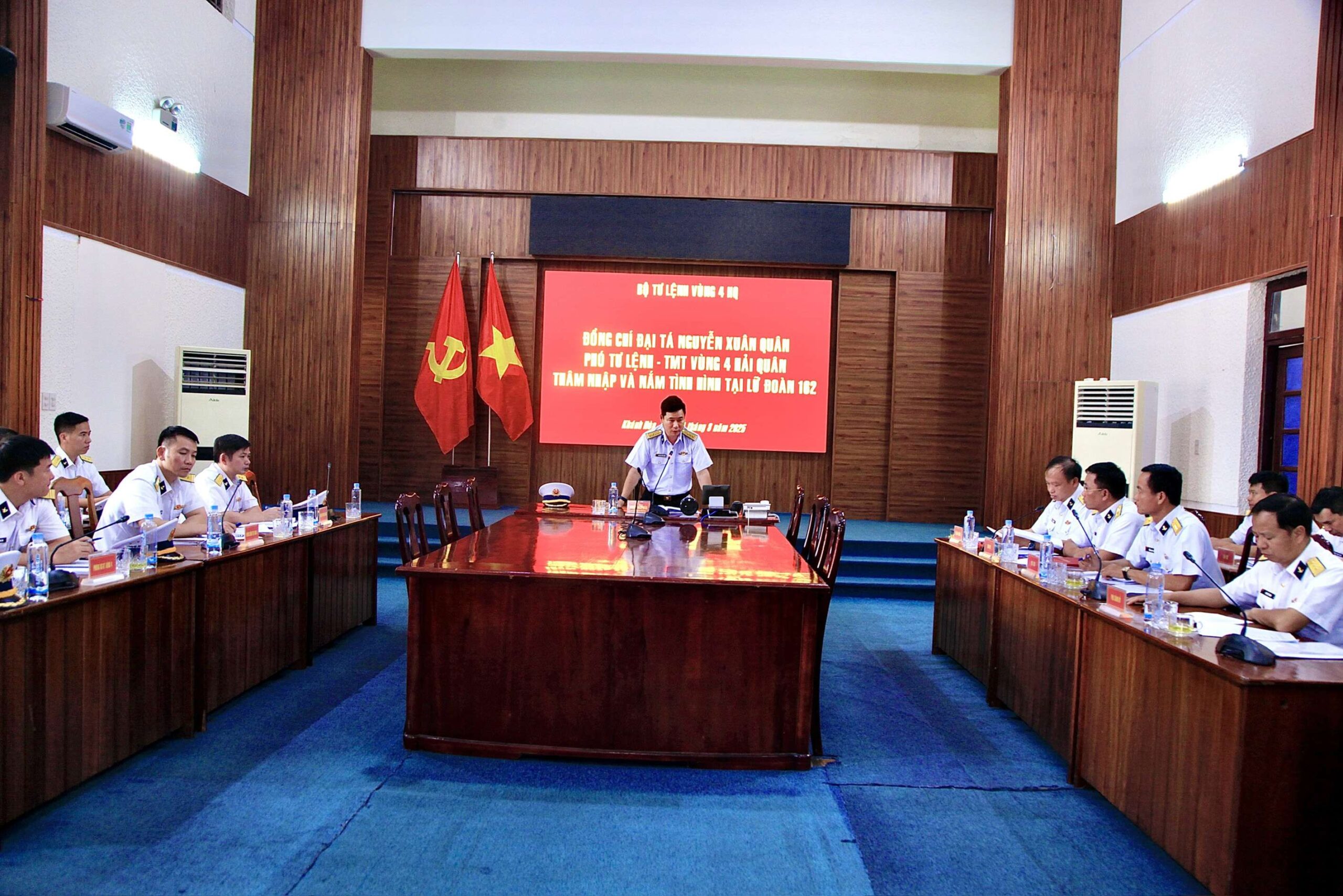Phó Tư lệnh, Tham mưu trưởng Vùng 4 Hải quân thâm nhập, nắm tình hình tại Lữ đoàn 162