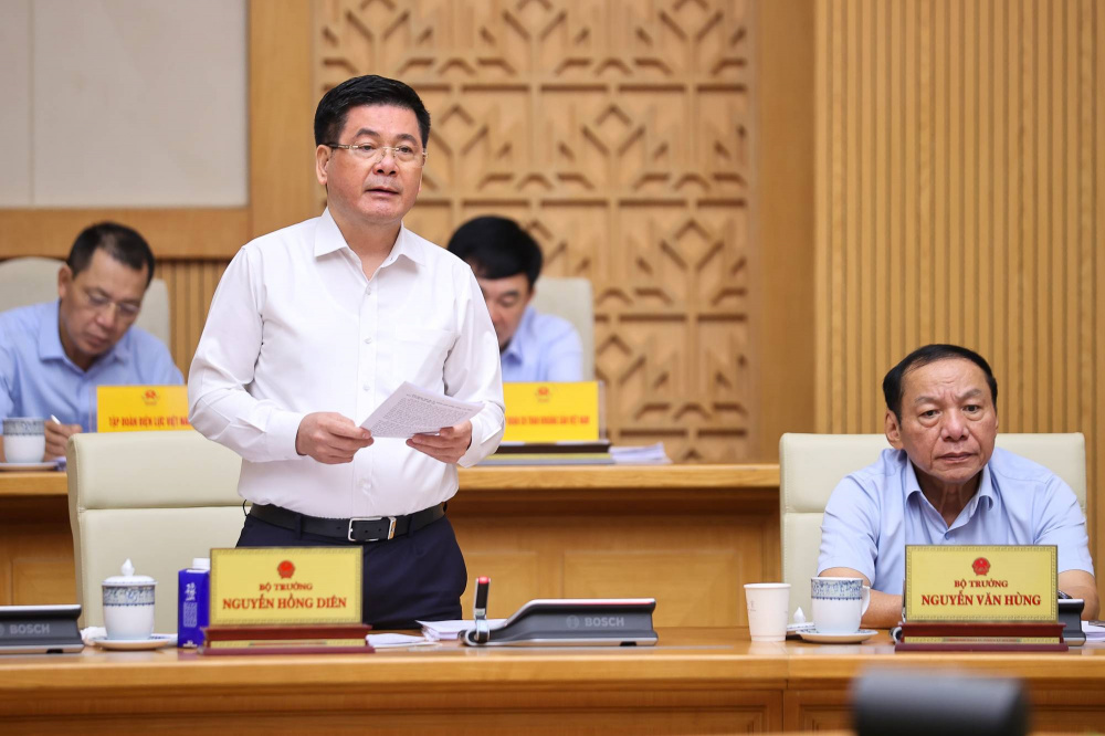 Bộ trưởng Bộ Công Thương Nguyễn Hồng Diên phát biểu tại phiên họp - Ảnh: VGP