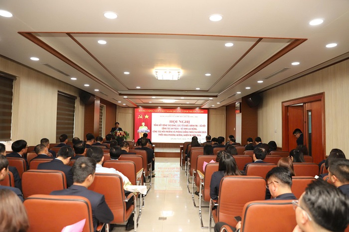 cong-ty-moi-truong-tkv-tong-ket-cong-tac-an-toan-moi-truong-phong-chong-thien-tai-nam-2025_69537e2c172be Công ty Môi trường - TKV tổng kết Chương trình hành động số 48/CTr-TKV và công tác an toàn, môi trường năm 2025