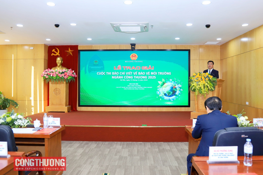 trao-giai-cuoc-thi-bao-chi-viet-ve-bao-ve-moi-truong-nganh-cong-thuong_693fda74cfdf9 môi trường