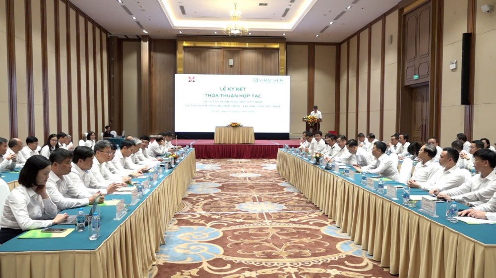 Lễ ký kết thỏa thuận hợp tác giữa TKV và Vinachem