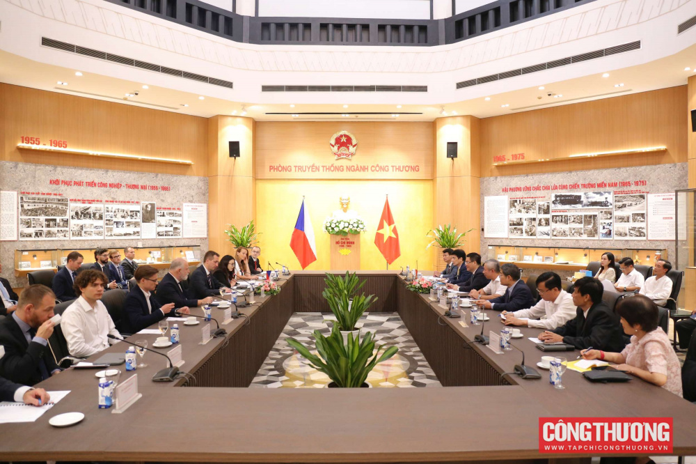 Việt Nam - Cộng hòa Séc: Thống nhất nhiều giải pháp thúc đẩy quan hệ kinh tế thương mại