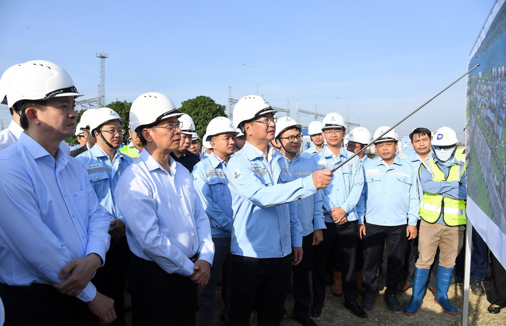 2027_696073cd254af Sáng 31/12, Phó Thủ tướng Bùi Thanh Sơn đã đi kiểm tra tiến độ chuỗi dự án Trung tâm Điện lực Ô Môn – Lô B tại phường Phước Thới, TP. Cần Thơ.