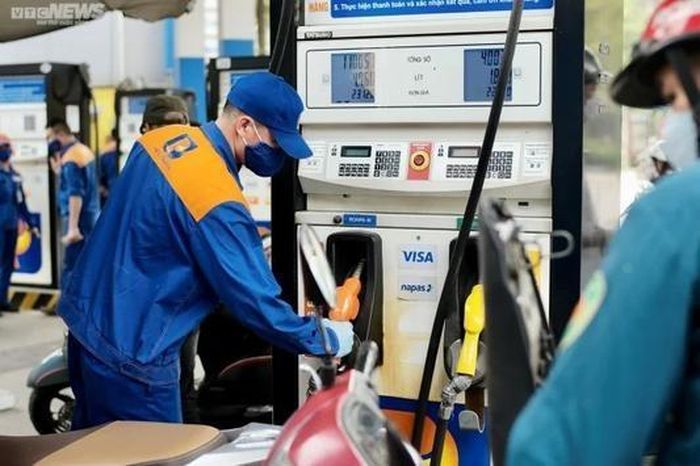 Giá xăng có thể tiếp tục tăng mạnh trước Tết Nguyên đán