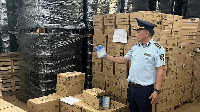 Phát hiện bốn địa điểm sản xuất sữa bột giả nhãn hiệu