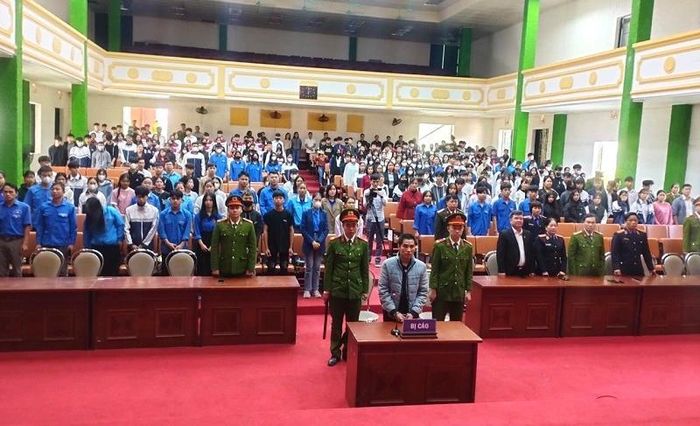 Lĩnh 9 tháng tù vì chở thuê pháo cho người lạ, lấy 1,5 triệu tiền công