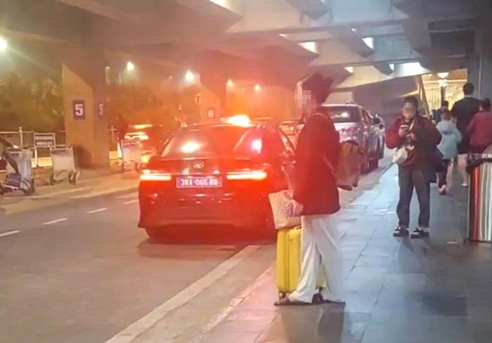 Vụ dùng xe biển xanh đến sân bay đón người nhà: Kiểm điểm Chủ tịch Hội Phụ nữ tỉnh Hà Tĩnh