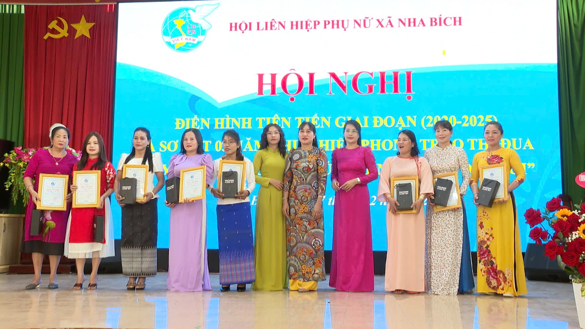 Hội LHPN xã Nha Bích họp mặt kỷ niệm 115 năm ngày Quốc tế Phụ nữ và tuyên dương gương điển hình