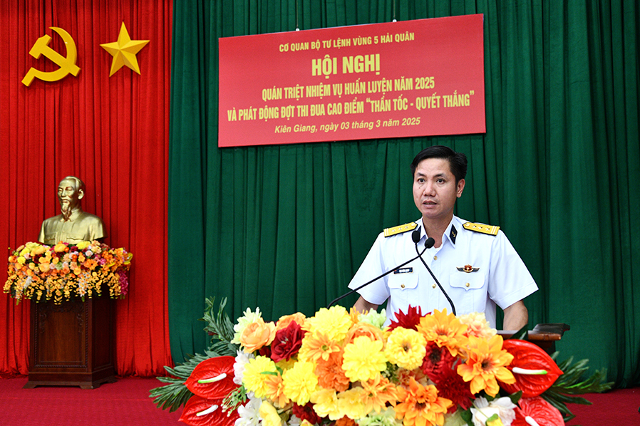 Cơ quan Bộ Tư lệnh Vùng 5 Hải quân quán triệt nhiệm vụ huấn luyện năm 2025