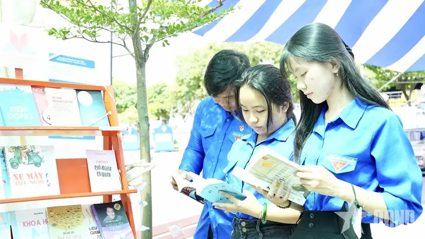 Giới trẻ kể chuyện sách theo cách mới