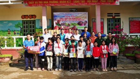 Nhiệt điện Hải Phòng: Chung tay “thắp sáng” con đường đến trường tại Trấn Yên, Bát Xát